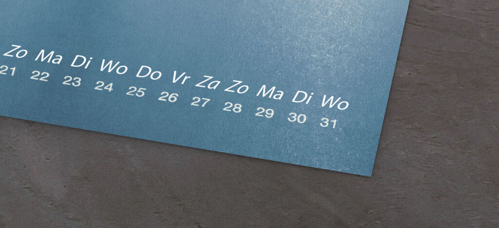 Een moderne wandkalender met stijlvol design en duidelijke datumaanduiding voor elke weekdag.