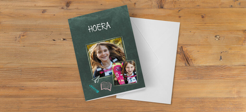 Een liefdevolle groetkaart met een foto en de tekst 'HOERA'.