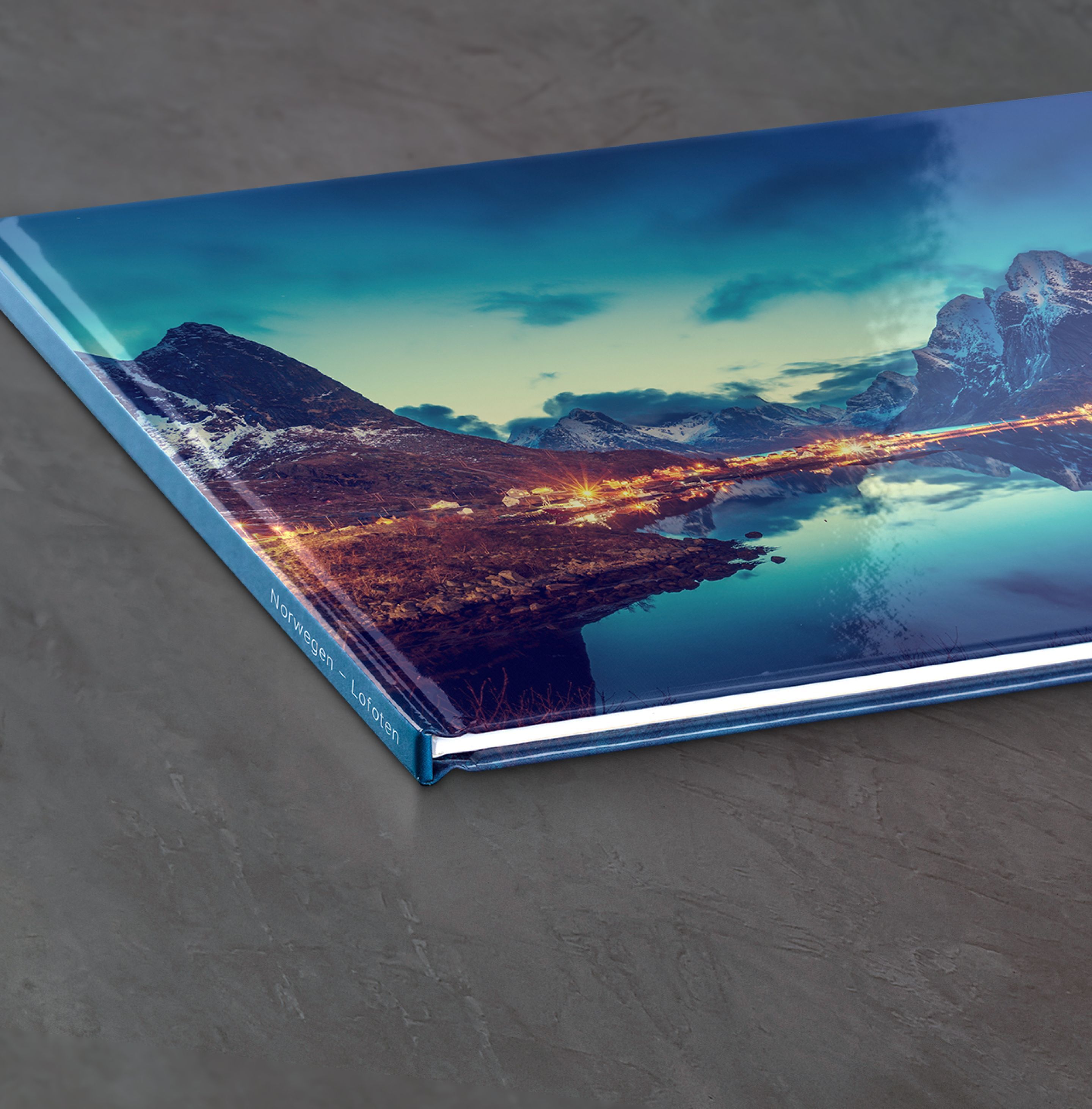 CEWE FOTBOEK met een prachtige landschapsfoto op de omslag.