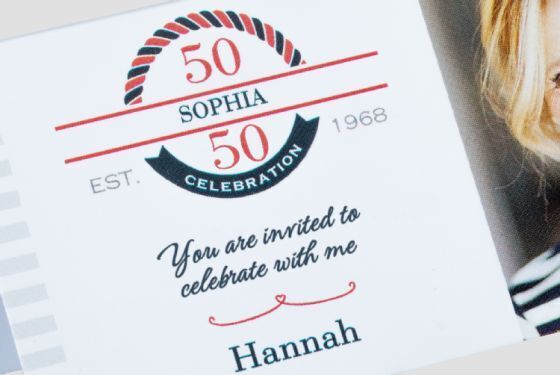 Uitnodigingskaart voor Sophia's 50e verjaardag, met feestelijke opmaak en persoonlijke tekst