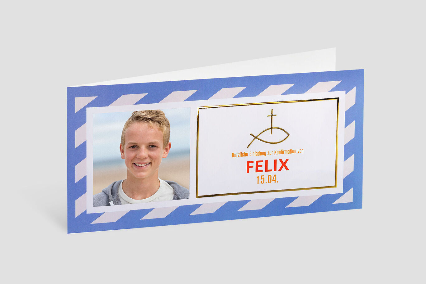 Een opvallende uitnodigingskaart met de naam Felix, zijn foto en de datum 15.04. in vrolijke kleuren